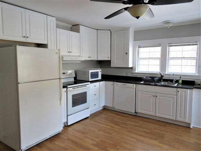 9 Drinkwater Rd Rental - Casas en Alquiler - Exeter, NH | ForRent.com