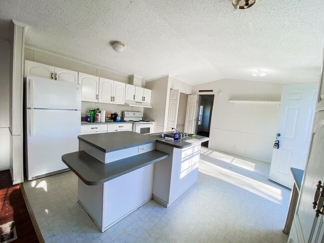 Building Photo - 2294 FM 980