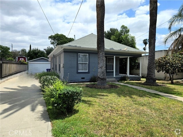 Building Photo - 298 N 6th Ave Rental
