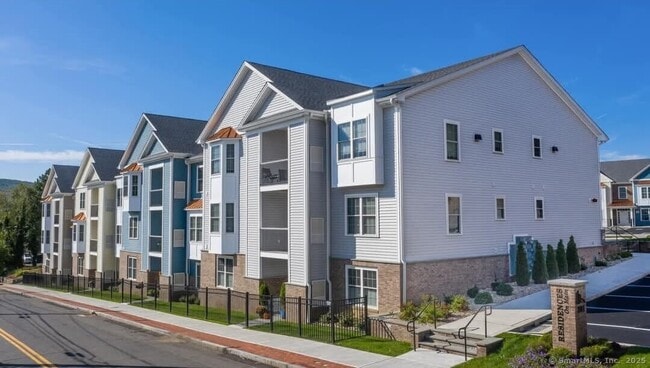 Building Photo - 301 Main St Unit 14 Rental
