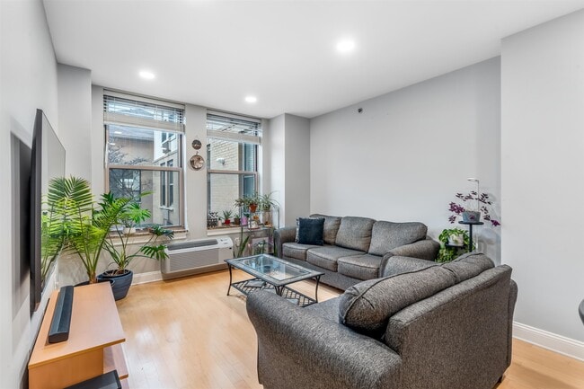 Photo - 10 Regent St Unit 511