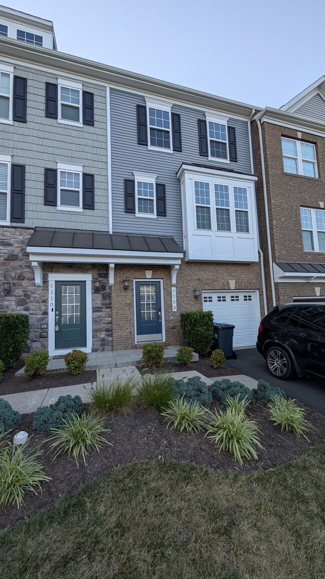 Building Photo - 6208 Quinns Creek Dr Unit 6208 Rental