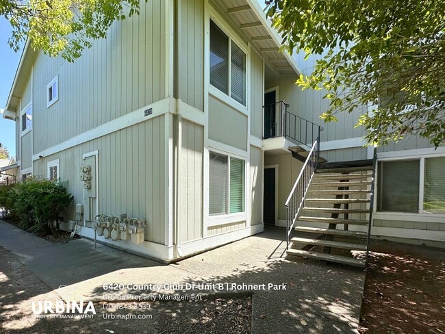 Building Photo - 6420 Country Club Dr Unit B