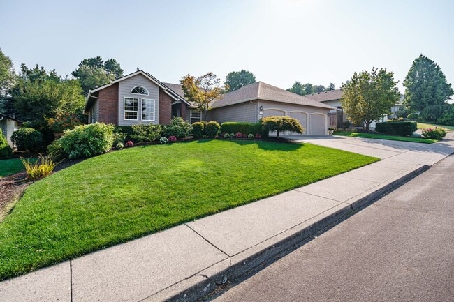 Building Photo - Beautifully Landscaped 1/4 acre with Well ... Rental