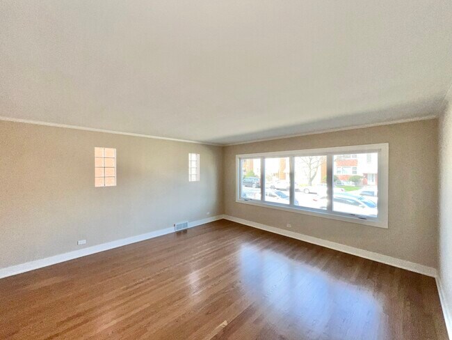 Photo - 5547 N Central Ave Unit 1