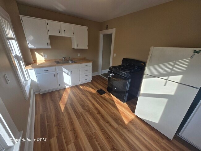 Photo - 234 Nahatan St