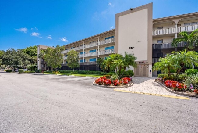Photo - 2404 Antigua Cir Unidad M2