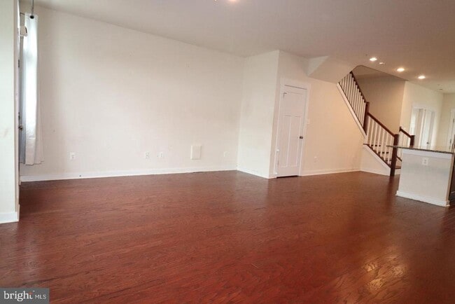 Photo - 414 Waverley Dr