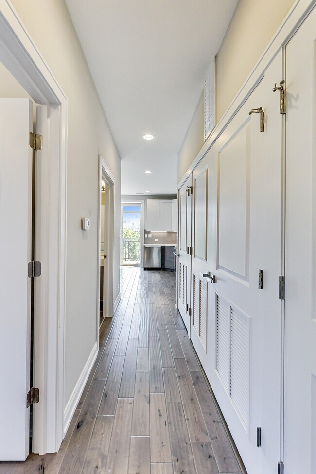 Photo - 317 W Evergreen Ave Unidad 301