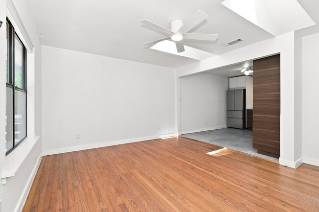 Photo - 3507 Vineland Dr Unit B