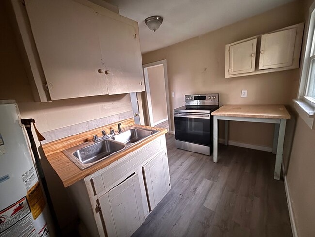 Photo - 404 E 19th St Unidad B