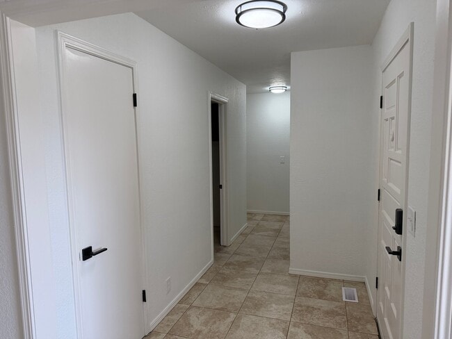 Photo - 2116 Tanglewood Dr