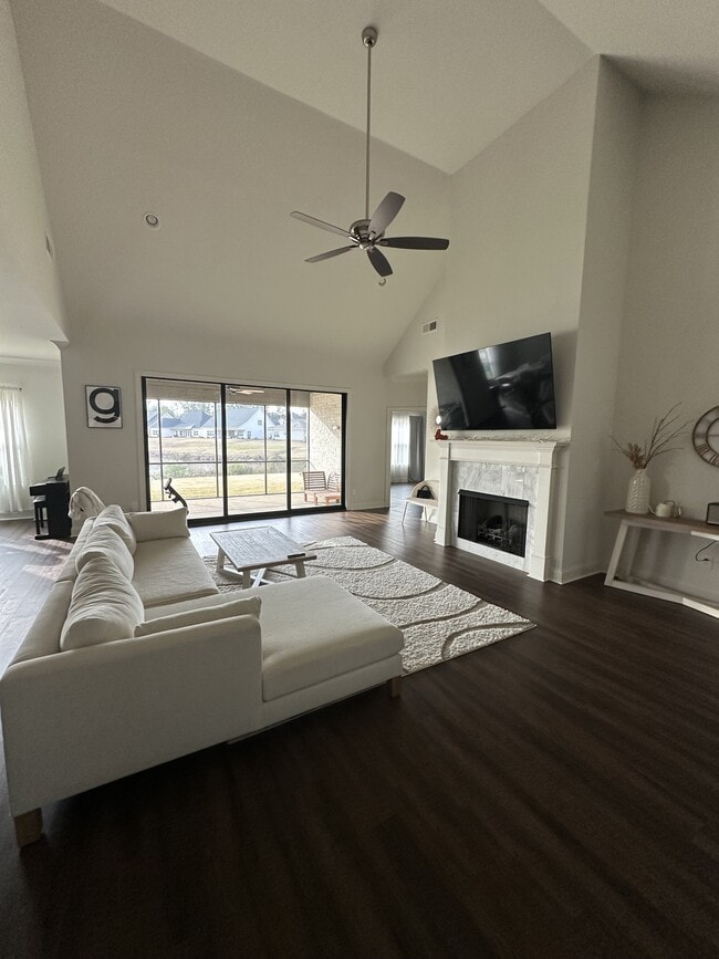 Photo - 2555 Farmville Lks Dr