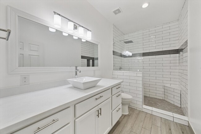 Photo - 1425 Oak Hollow Dr