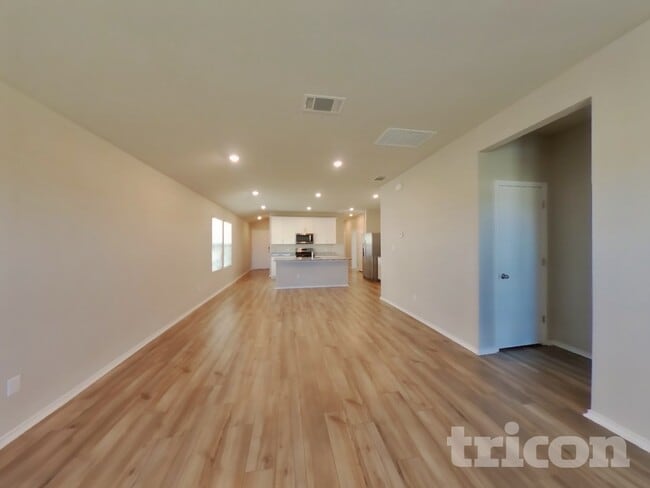 Photo - 5104 Saddle Clb Dr