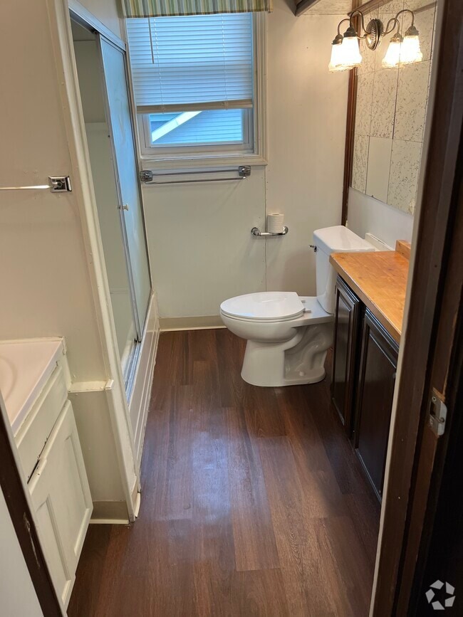 Building Photo - 162 Monroe St Unit 162.5 Rental