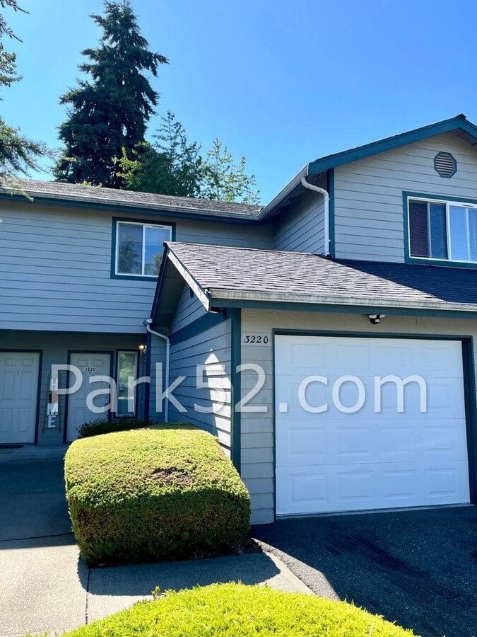 2 Bedroom University Place Townhome - 2 Bedroom University Place Townhome Unidad 3220