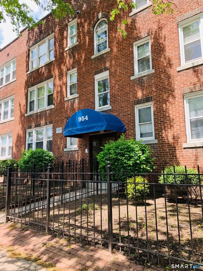 Building Photo - 956 Capitol Ave Unit C1