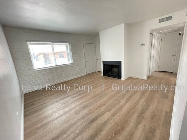 Photo - 2515 N Geronimo Ave Unidad A