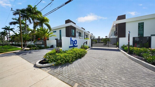 Photo - 4640 SW 32nd Ave
