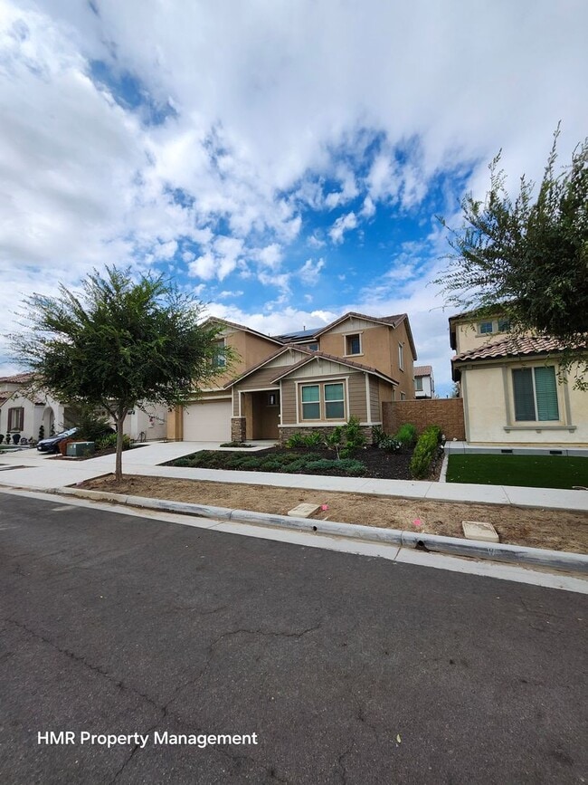 Photo - Beautiful two story 5 bedroom in ontario R...