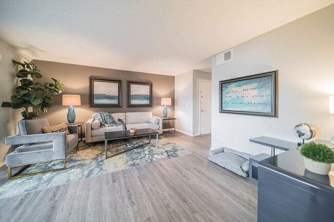 Apartamentos Bluestone on the Bay — foto de la comunidad