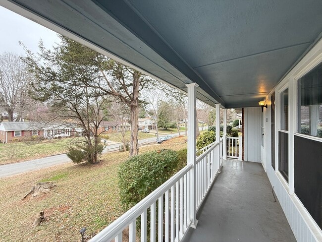 Photo - 213 Foxcroft Dr