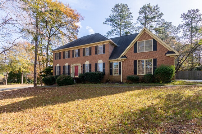 Photo - 4135 Knollcrest Cir N