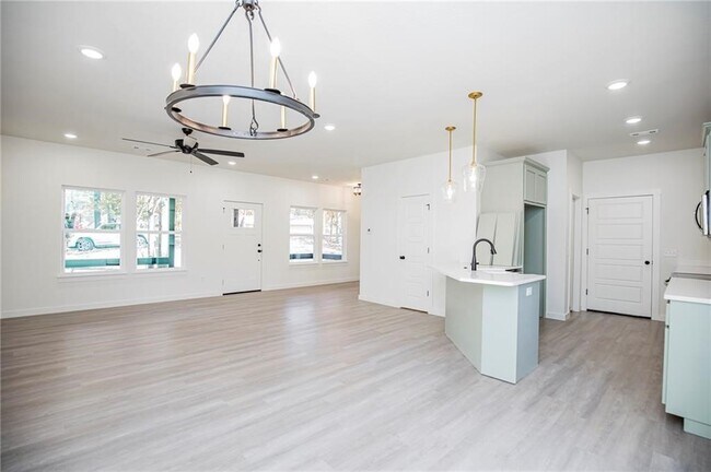 Photo - 3 Runnymede Cir