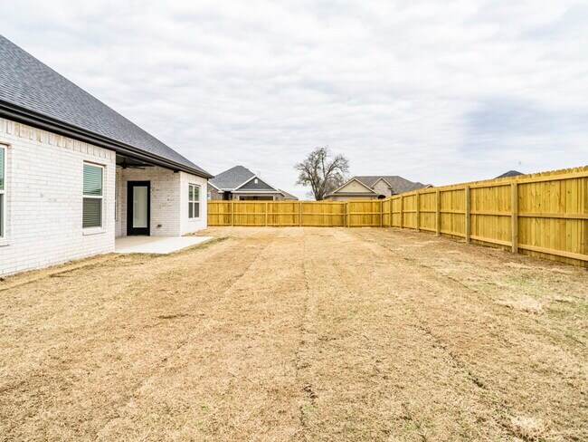 Photo - 441 Willow Dr