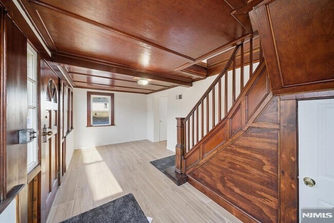 Photo - 75 Lakeview Terrace