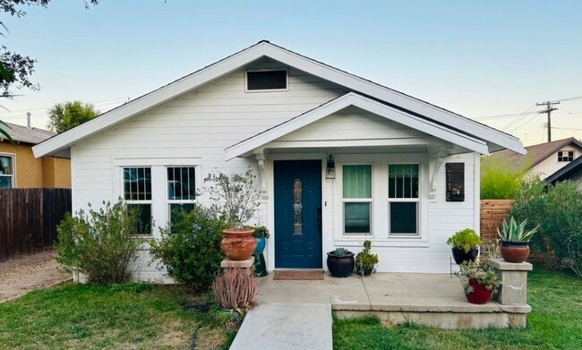 Building Photo - 2 bedroon 1 bath home