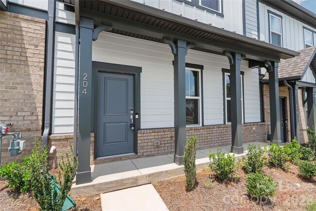 Photo - 204 Silver Fleet Dr