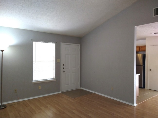 Photo - 12312 Dellrey Dr Unidad A