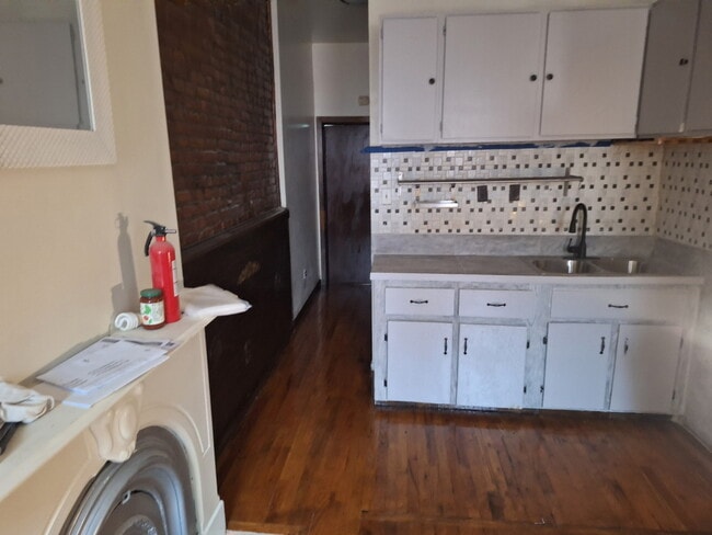 Photo - 140 W 123rd St Unit Apartment 3