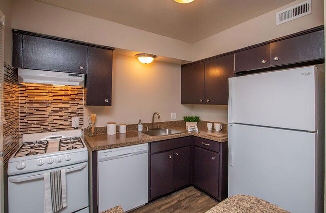 Building Photo - HARRIS GARDENS Rental