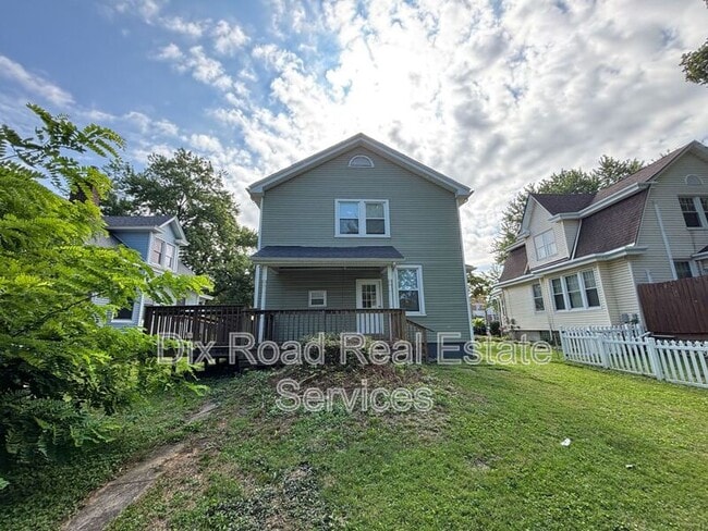 Photo - 11169 Maple St