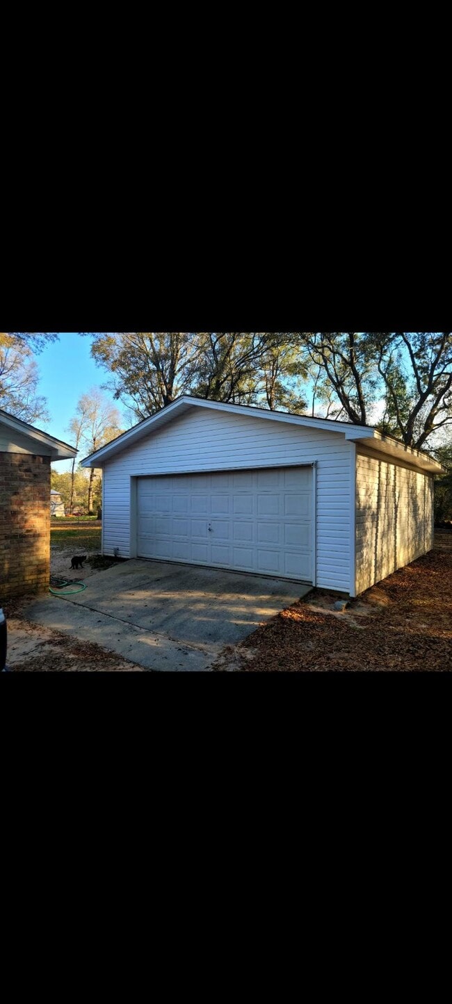 Photo - 6519 Robie Rd