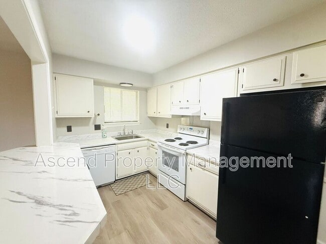 Photo - 3 Sheridan Rd Unit B