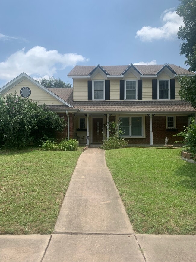 Building Photo - 110 Ridgegate Dr
