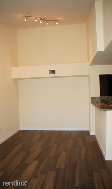 Photo - 2 br, 2 bath Condo - 520 SW 111th Ave