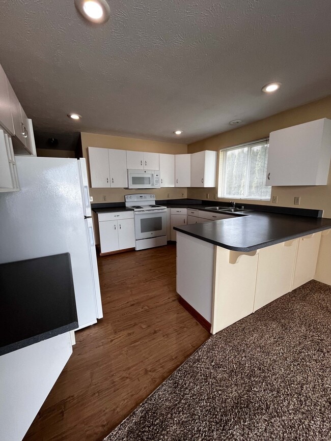 Photo - 723 E Sitka Ave