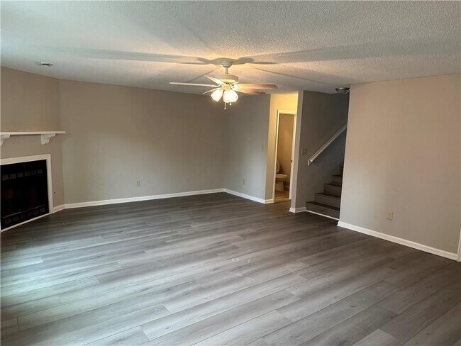 Photo - 1923 Cheatham Woods Dr SW