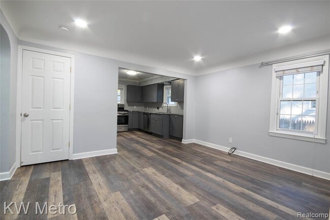 Photo - 22101 Ridgeway St