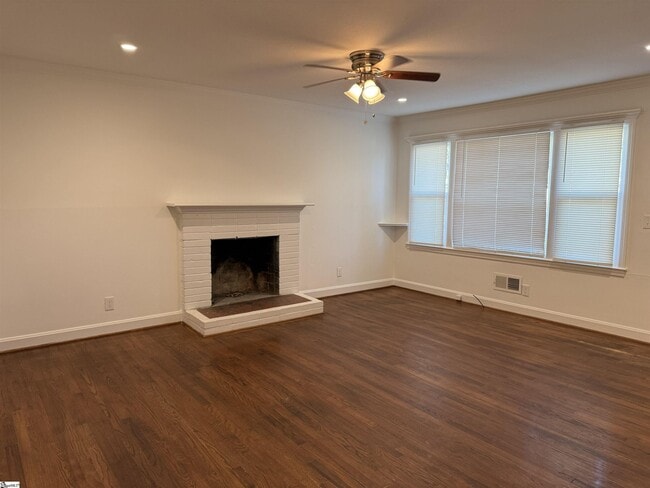 Photo - 320 Elaine Ave