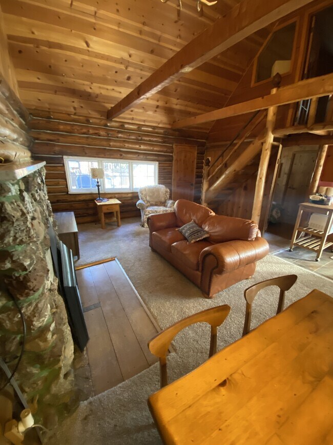 Photo - 3679 Alder Ave