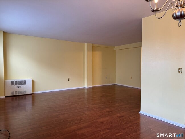 Photo - 887 Farmington Ave Unit APT 2K