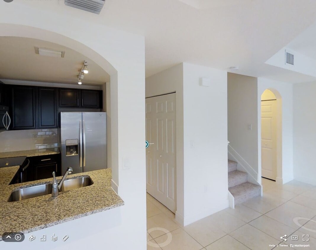 Photo - AMLI Toscana Place Apartments