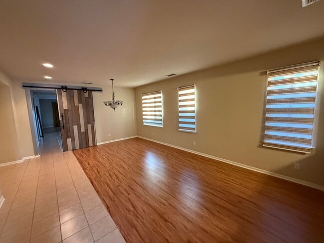 Photo - 3819 Kaweah St