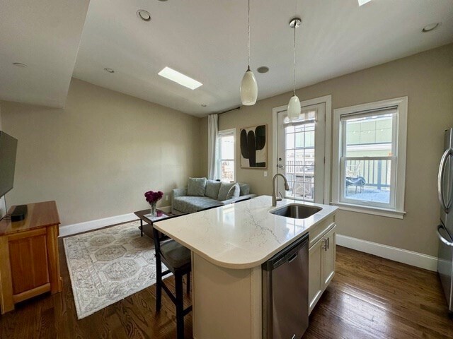 Photo - 180 W Seventh St Unidad 3